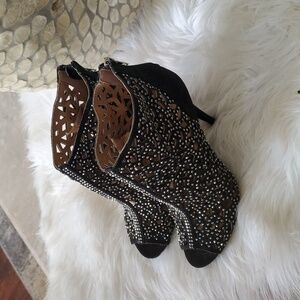 Zigi soho black studded open toe bootie size 7.5